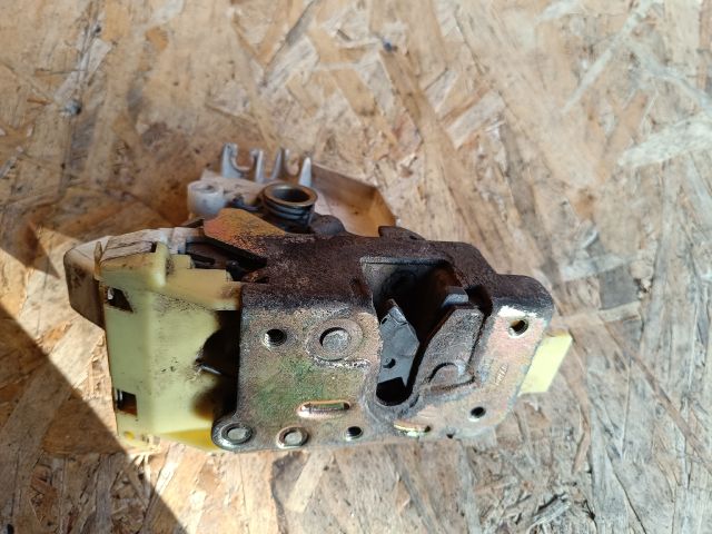 bontott FORD FOCUS I Jobb hátsó Ajtózár