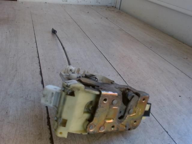 bontott FORD FOCUS I Jobb hátsó Ajtózár