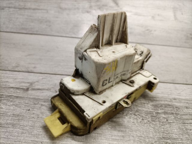 bontott FORD FOCUS I Jobb hátsó Ajtózár