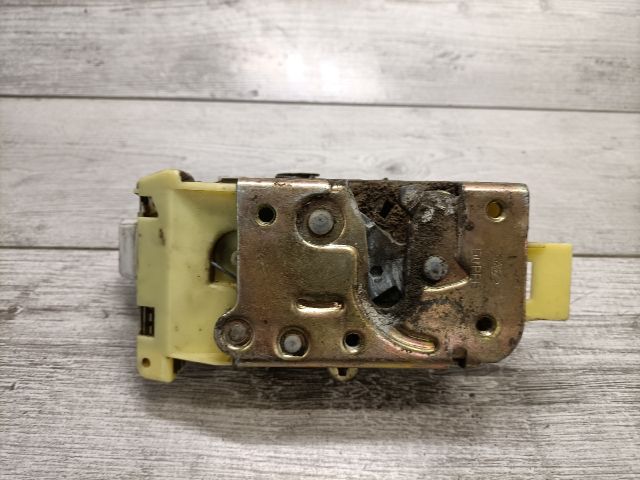 bontott FORD FOCUS I Jobb hátsó Ajtózár