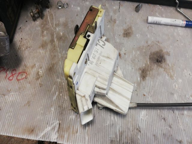 bontott FORD FOCUS I Jobb hátsó Ajtózár