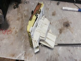 bontott FORD FOCUS I Jobb hátsó Ajtózár