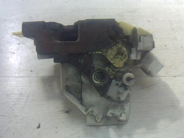 bontott FORD FOCUS I Jobb hátsó Ajtózár