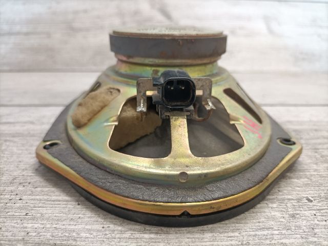 bontott FORD FOCUS I Jobb hátsó Hangszóró