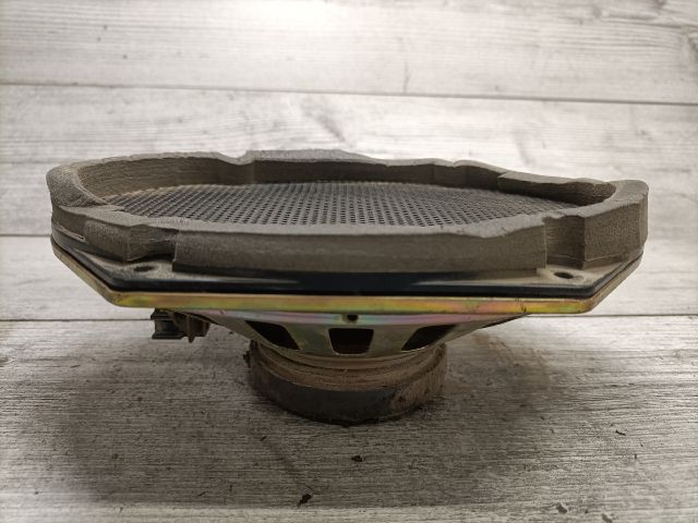 bontott FORD FOCUS I Jobb hátsó Hangszóró