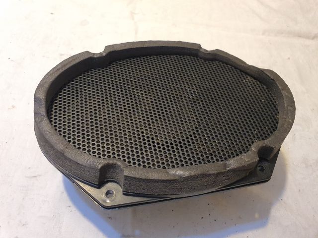 bontott FORD FOCUS I Jobb hátsó Hangszóró