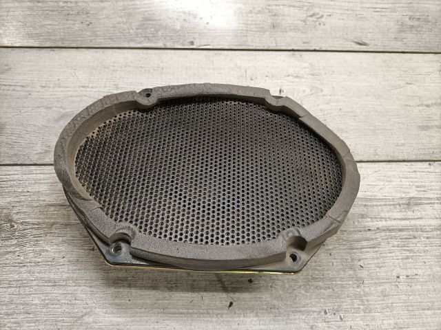 bontott FORD FOCUS I Jobb hátsó Hangszóró