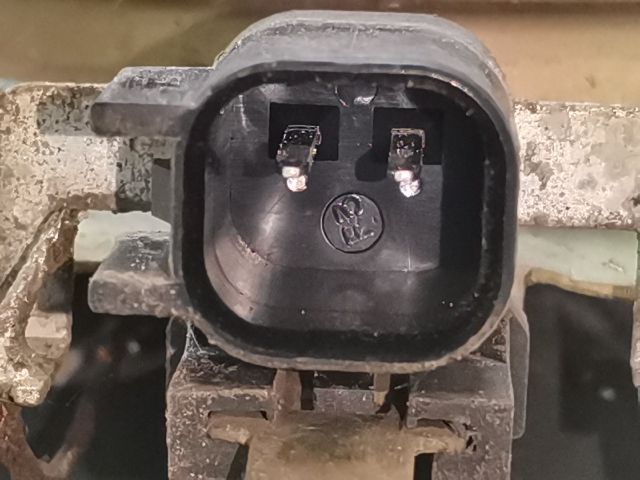 bontott FORD FOCUS I Jobb hátsó Hangszóró