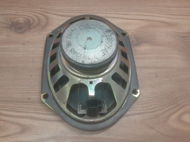 bontott FORD FOCUS I Jobb hátsó Hangszóró