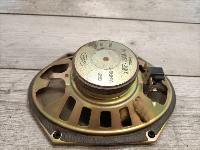 bontott FORD FOCUS I Jobb hátsó Hangszóró