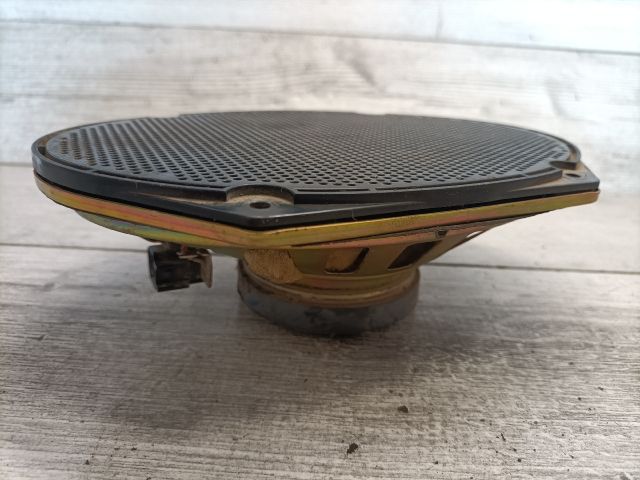 bontott FORD FOCUS I Jobb hátsó Hangszóró