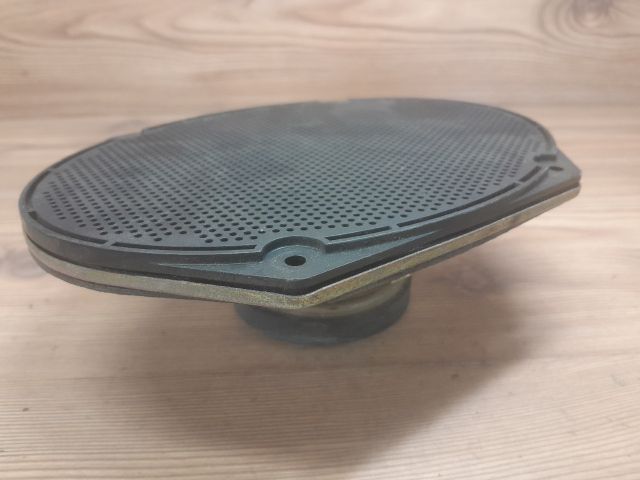 bontott FORD FOCUS I Jobb hátsó Hangszóró