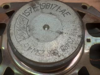 bontott FORD FOCUS I Jobb hátsó Hangszóró