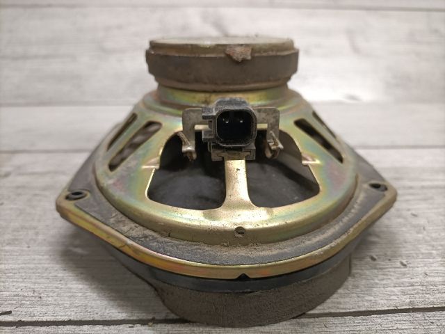 bontott FORD FOCUS I Jobb hátsó Hangszóró