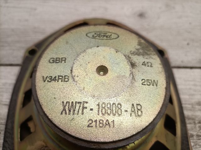 bontott FORD FOCUS I Jobb hátsó Hangszóró