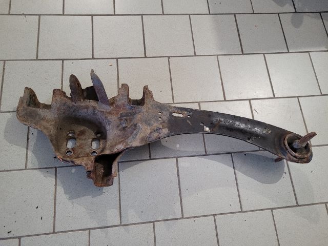 bontott FORD FOCUS I Jobb hátsó Hosszlengőkar