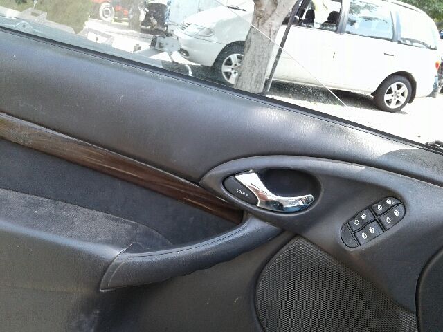 bontott FORD FOCUS I Jobb hátsó Kapaszkodó (Felső)