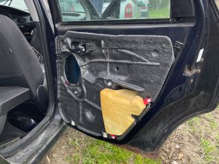 bontott FORD FOCUS I Jobb hátsó Kilincs Bowden