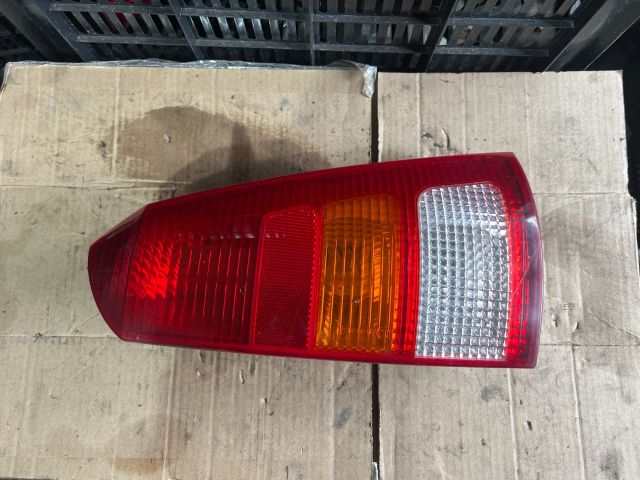 bontott FORD FOCUS I Jobb Hátsó Lámpa