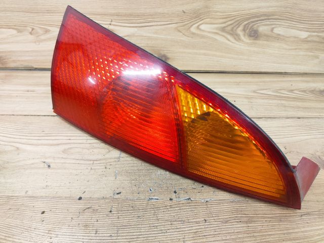 bontott FORD FOCUS I Jobb hátsó Lámpabúra