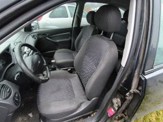 bontott FORD FOCUS I Jobb Kalaptartó Tartó Konzol