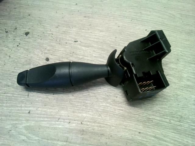 bontott FORD FOCUS I Jobb Kormánykapcsoló Ablaktörlő