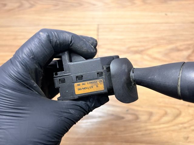 bontott FORD FOCUS I Jobb Kormánykapcsoló Ablaktörlő