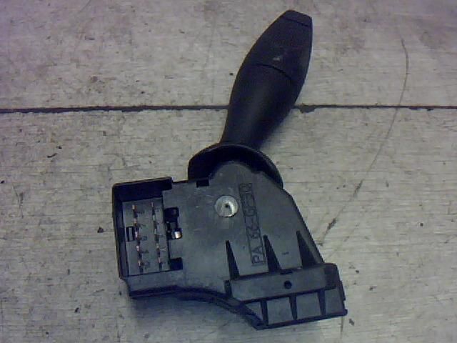 bontott FORD FOCUS I Jobb Kormánykapcsoló Ablaktörlő