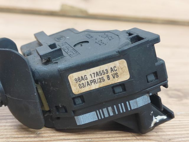 bontott FORD FOCUS I Jobb Kormánykapcsoló Ablaktörlő