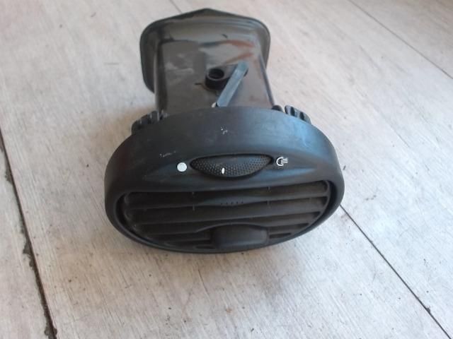 bontott FORD FOCUS I Jobb Szellőző