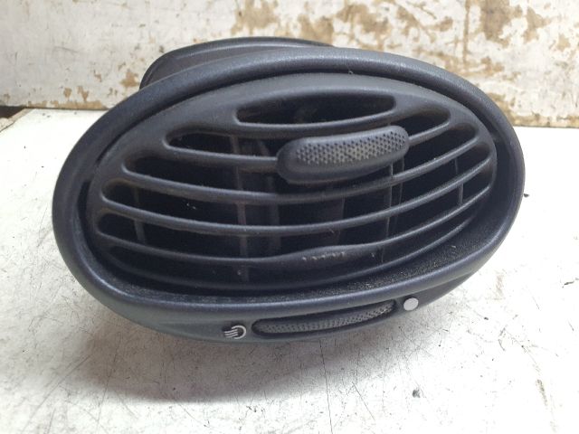 bontott FORD FOCUS I Jobb Szellőző