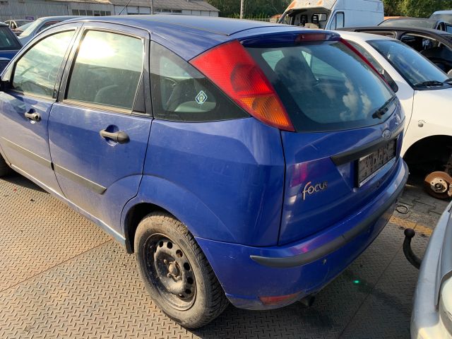 bontott FORD FOCUS I Kalaptartó