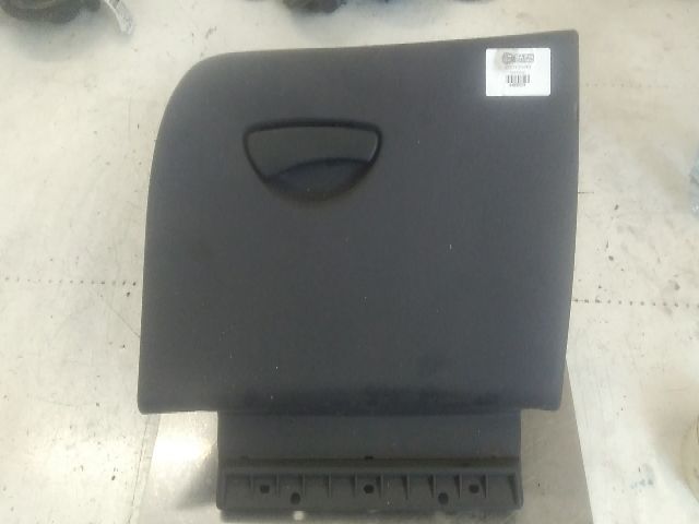 bontott FORD FOCUS I Kesztyűtartó