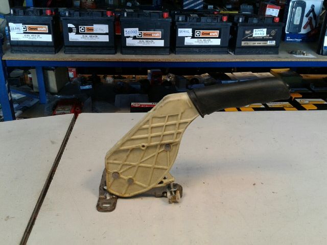 bontott FORD FOCUS I Kézifék Kar