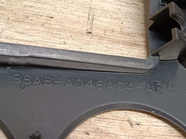 bontott FORD FOCUS I Középkonzol Keret