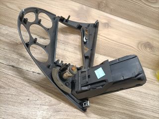 bontott FORD FOCUS I Középkonzol Keret