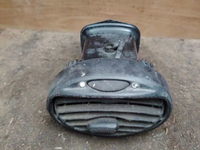 bontott FORD FOCUS I Középső Szellőző