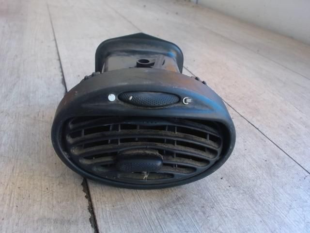 bontott FORD FOCUS I Középső Szellőző