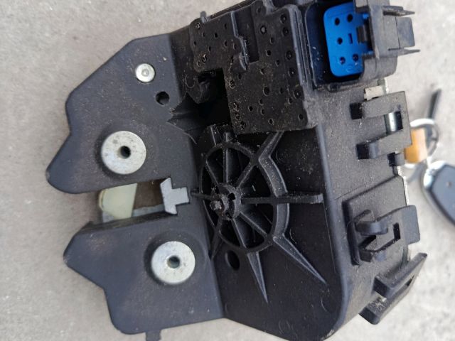 bontott FORD FOCUS I Központizár Motor Csomagtérajtó