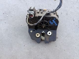 bontott FORD FOCUS I Központizár Motor Csomagtérajtó