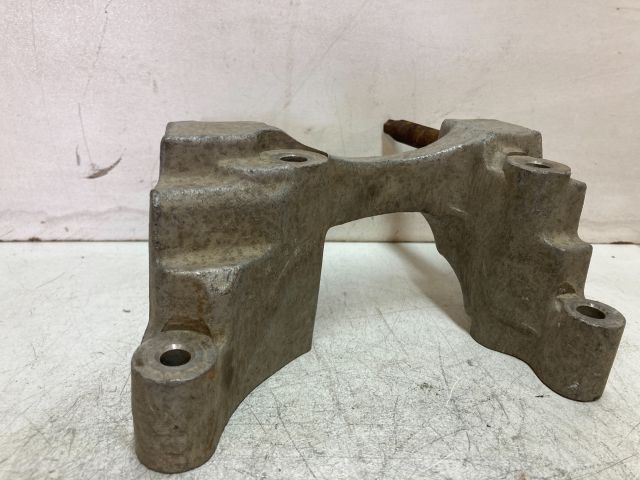 bontott FORD FOCUS I Motor Tartó Bak (Fém)