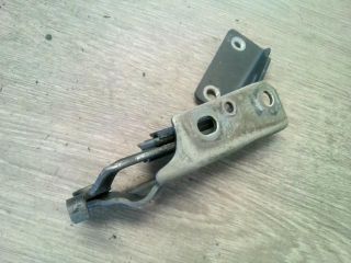 bontott FORD FOCUS I Motorháztető Bal Zsanér