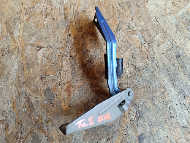 bontott FORD FOCUS I Motorháztető Bal Zsanér