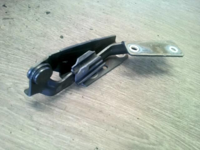 bontott FORD FOCUS I Motorháztető Bal Zsanér