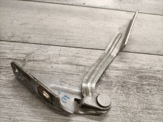 bontott FORD FOCUS I Motorháztető Jobb Zsanér