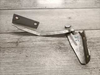 bontott FORD FOCUS I Motorháztető Jobb Zsanér