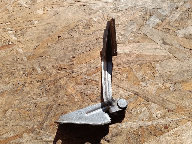 bontott FORD FOCUS I Motorháztető Jobb Zsanér