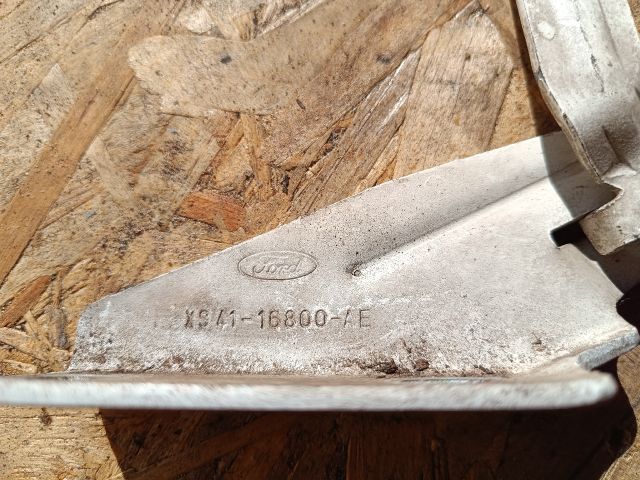 bontott FORD FOCUS I Motorháztető Jobb Zsanér