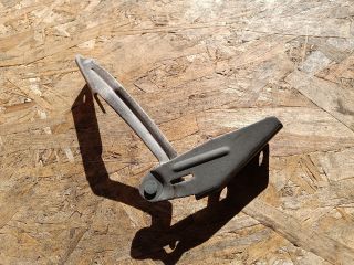 bontott FORD FOCUS I Motorháztető Jobb Zsanér