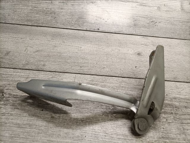 bontott FORD FOCUS I Motorháztető Jobb Zsanér